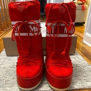 Moon Boot Vibrant Red with White Highlights